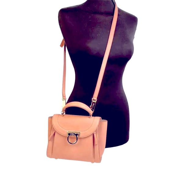 SOLD’hostpick Stunning Salvatore Ferragamo "Mini" Top Handle Handbag - Picture 7 of 7